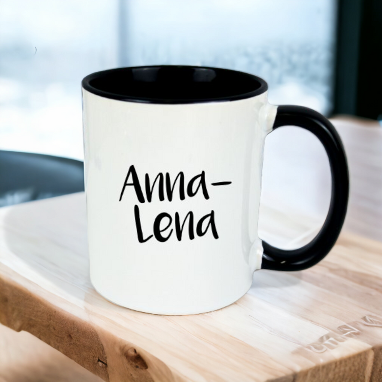 Schwarz-weiße Tasse mit Name