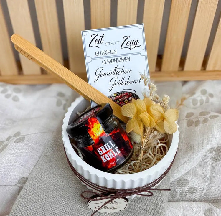 Grillgeschenk für Männer - Mini BBQ Set 'Zeit statt Zeug Gutschein