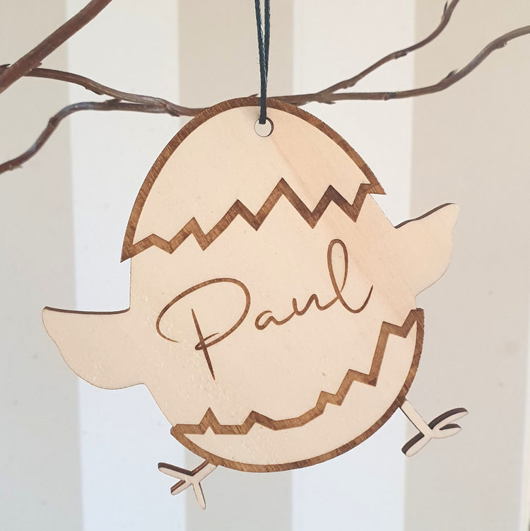 Personalisierter Osteranhänger Küken aus Holz