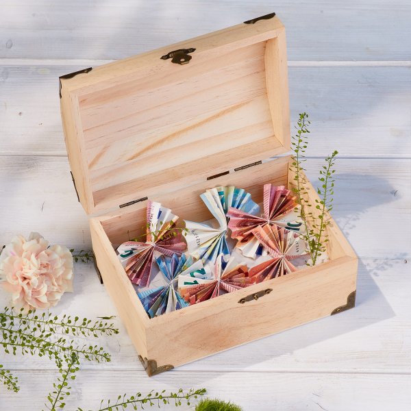 Personalisierbare Schatztruhe mit Männer-Motiv