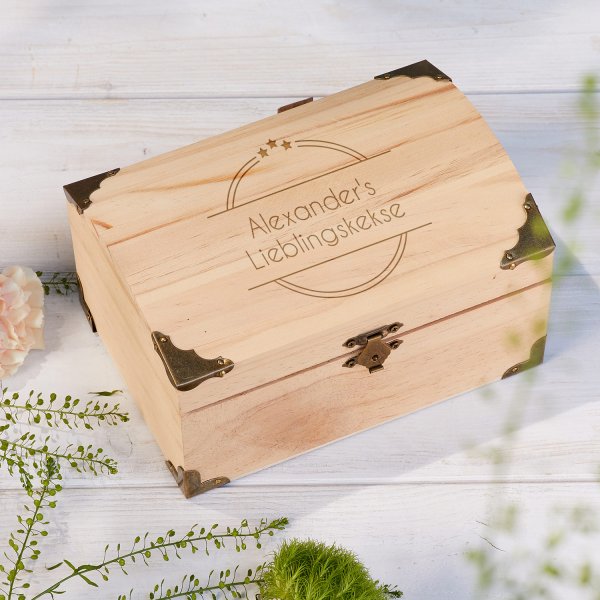 Personalisierbare Schatztruhe mit Männer-Motiv