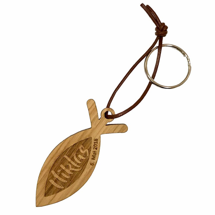 Schlüsselanhänger aus Holz zur Konfirmation / Kommunion - personalisiert (Fisch)